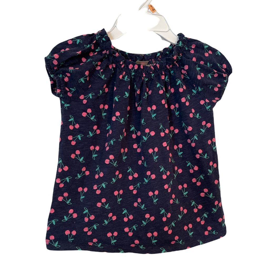 OshKosh B’gosh Girls Size 4/5 top with cherries
